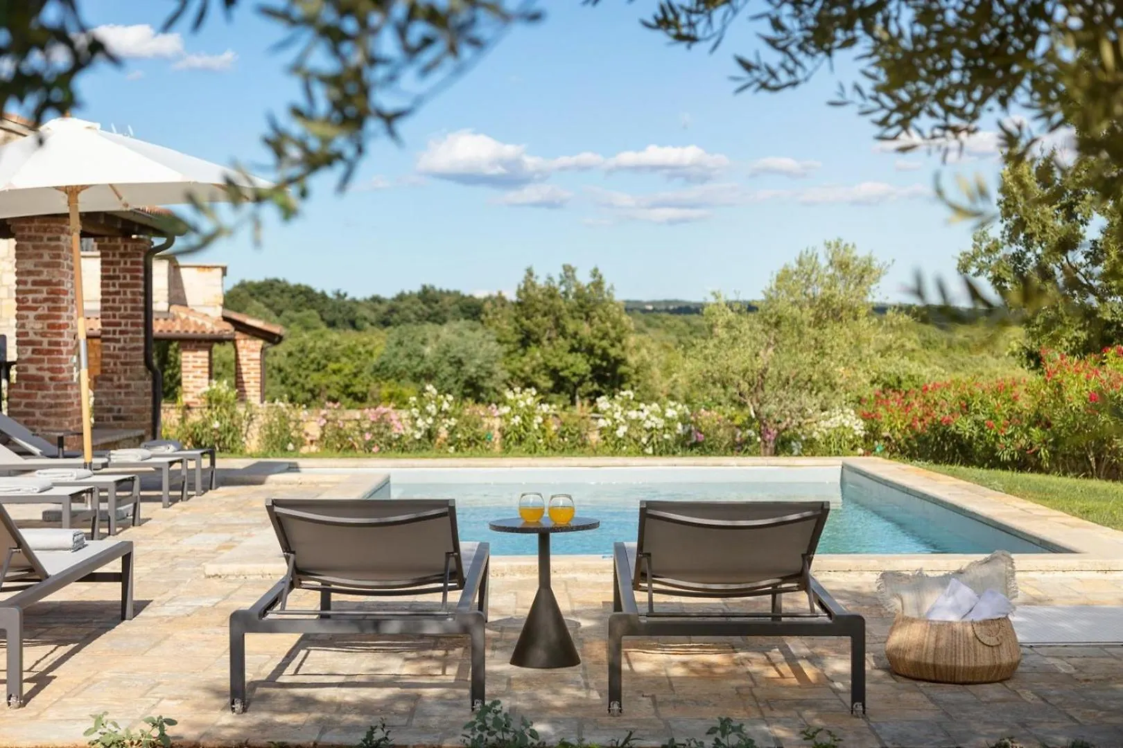 Rustic Villa Rubus & Sylbum With A Pool Croatia