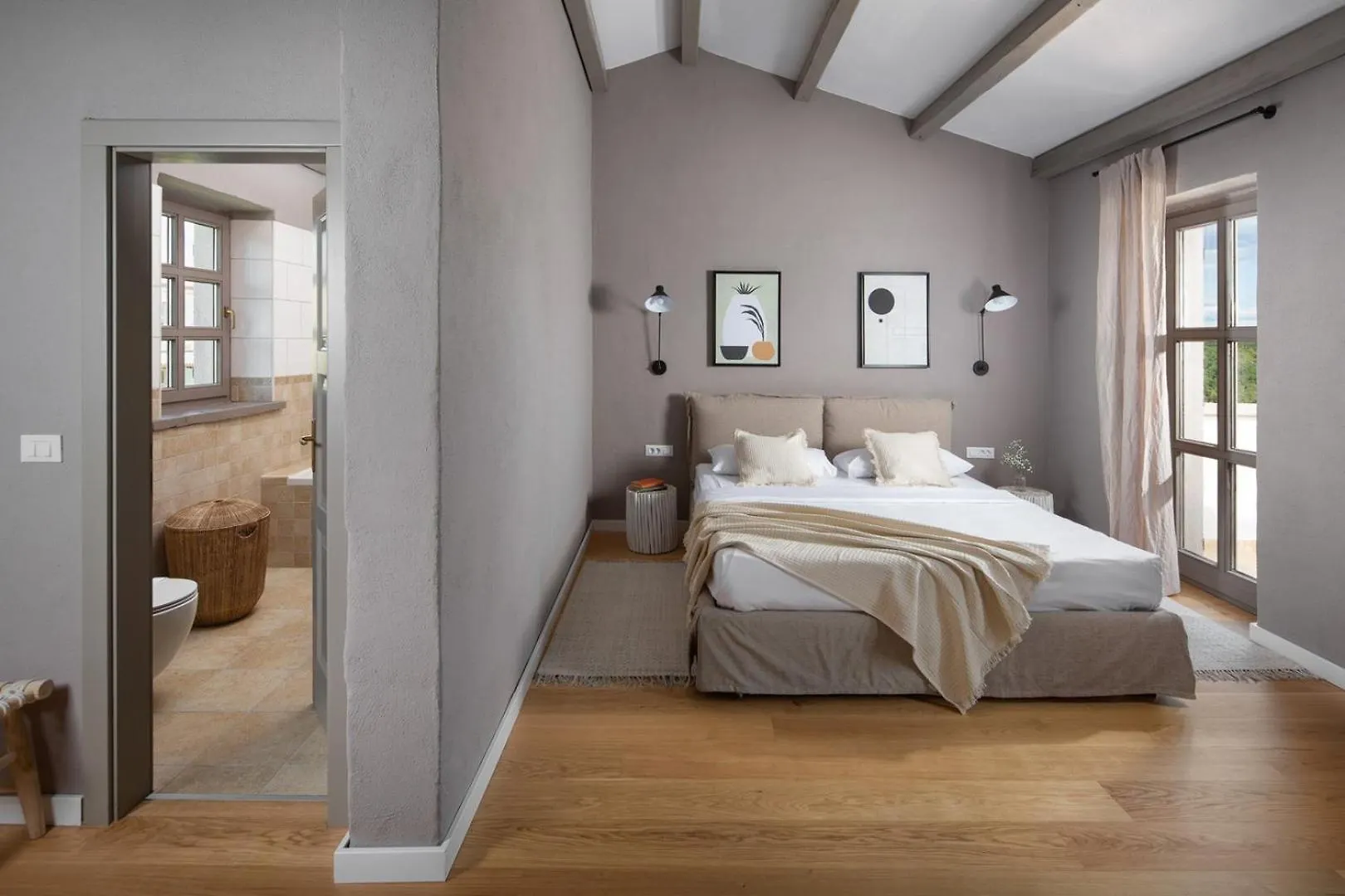 Rustic Villa Rubus & Sylbum With A Pool